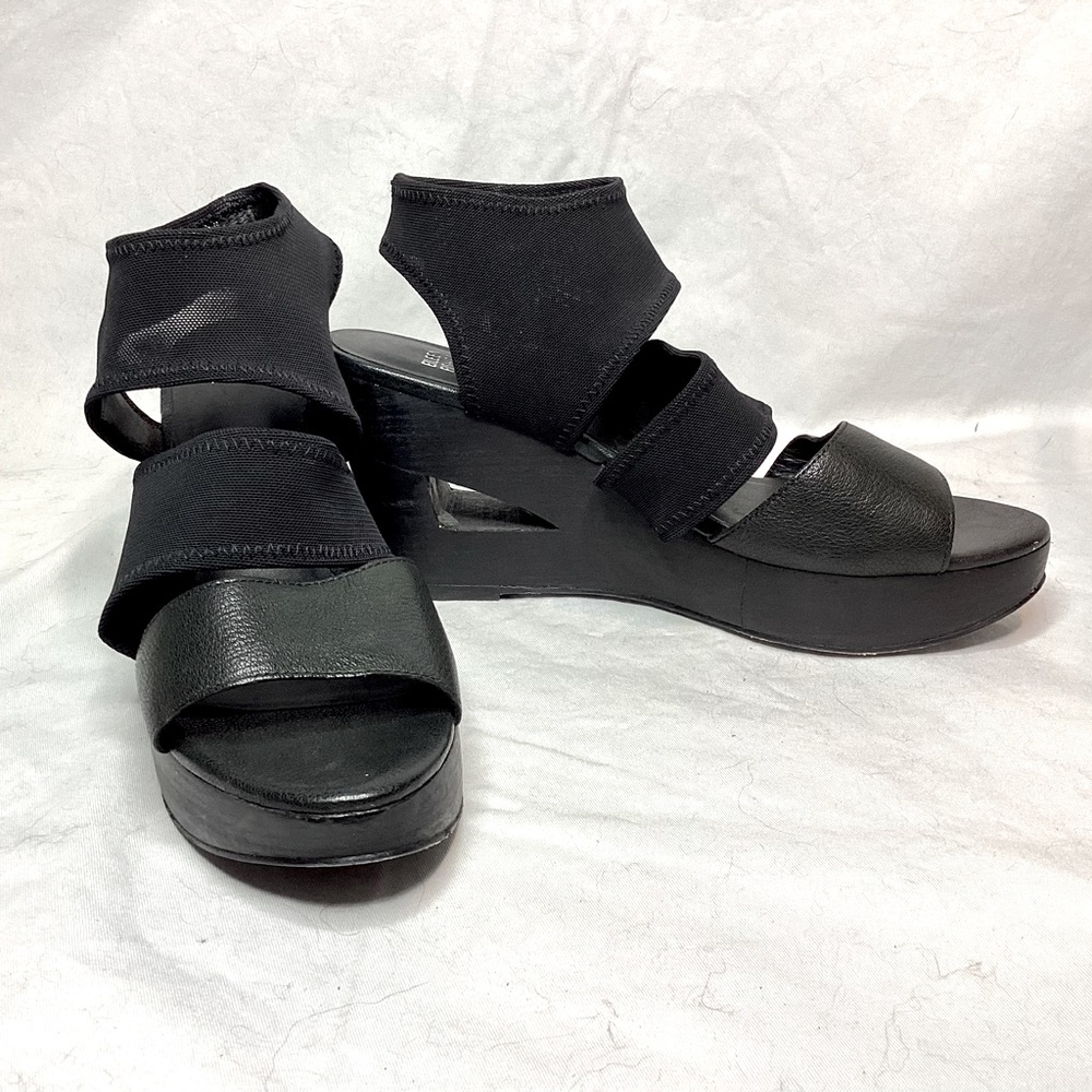 Eileen Fischer Cutout Wedge Heel Sandals size 9
